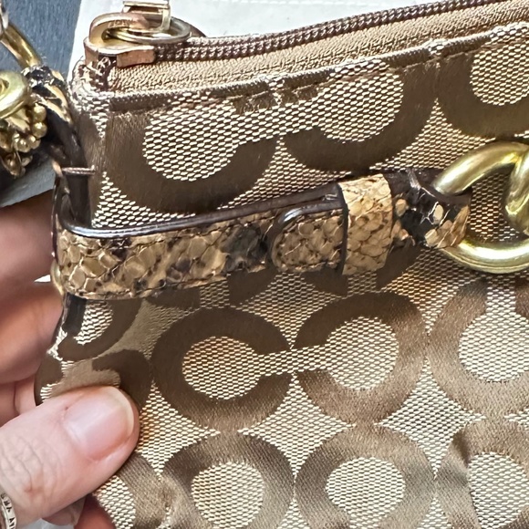 Coach Mini Handbag/Wristlet. Tan & Python. Signature “C’s” design. Convertible. - Picture 13 of 14